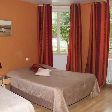 Aux Trois Rois Hotel Pont-Sur-Yonne Bagian luar foto