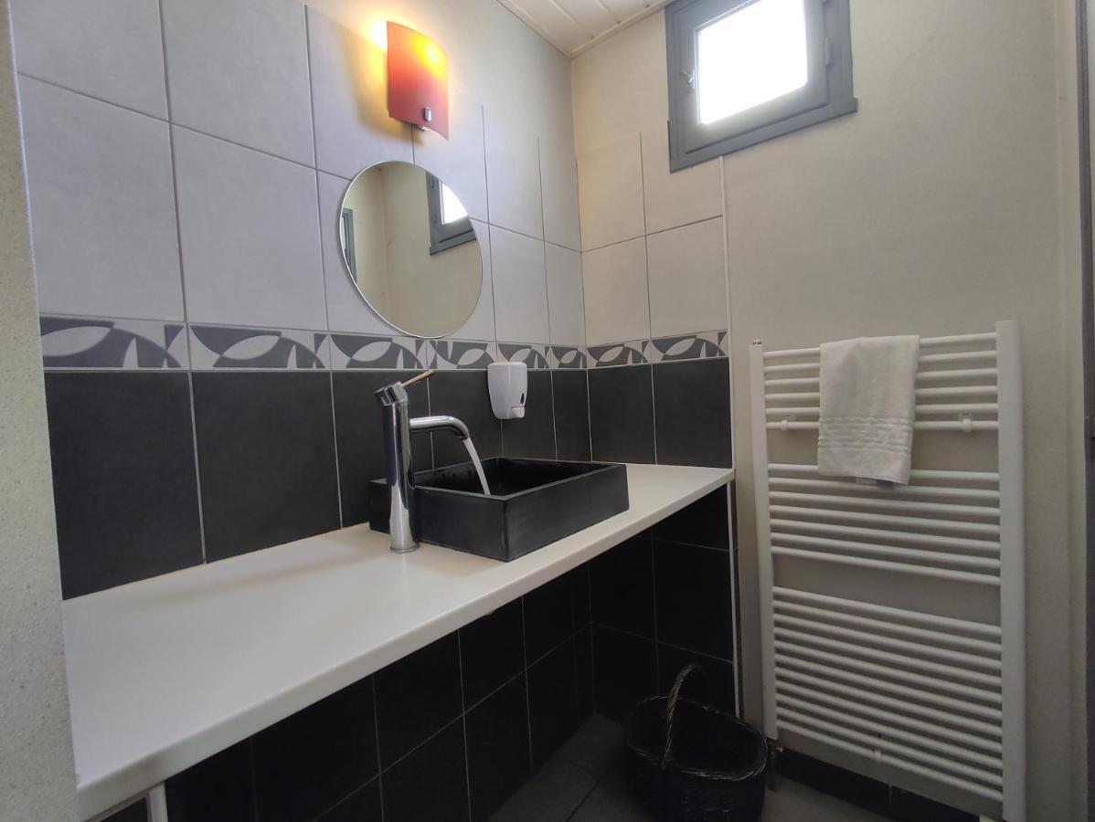Aux Trois Rois Hotel Pont-Sur-Yonne Bagian luar foto