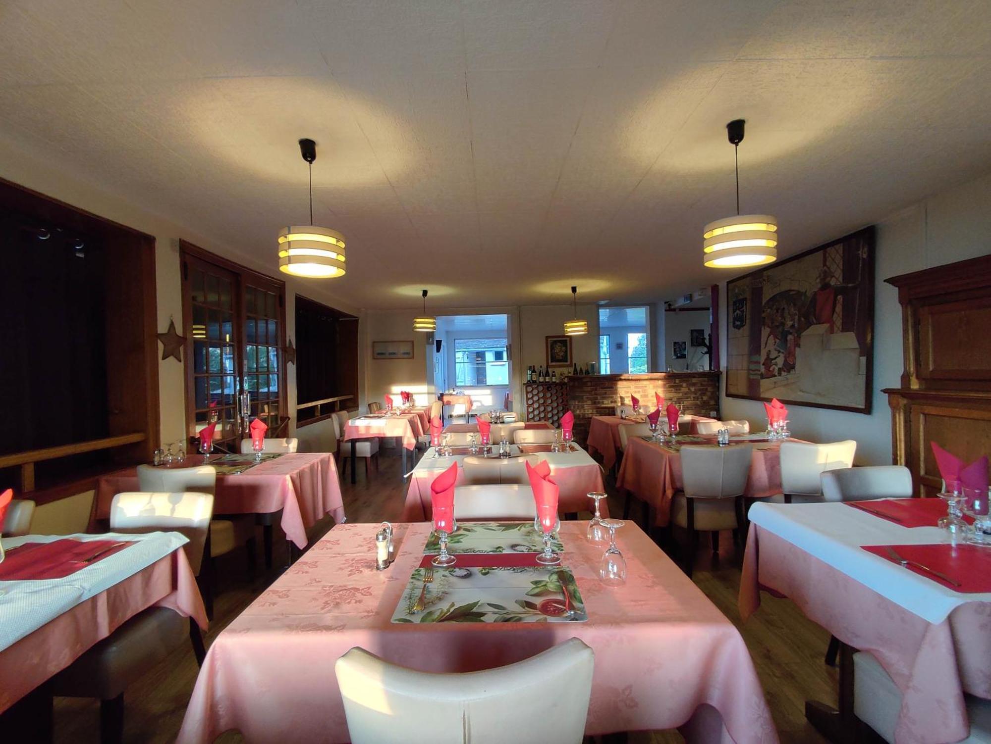 Aux Trois Rois Hotel Pont-Sur-Yonne Bagian luar foto