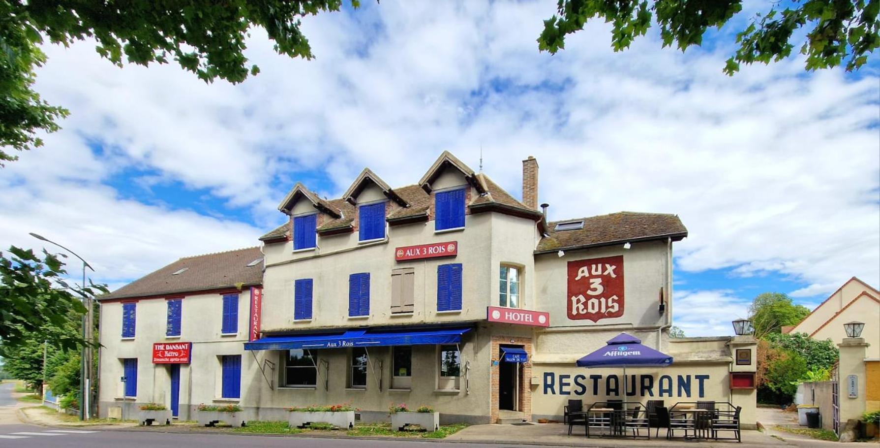 Aux Trois Rois Hotel Pont-Sur-Yonne Bagian luar foto