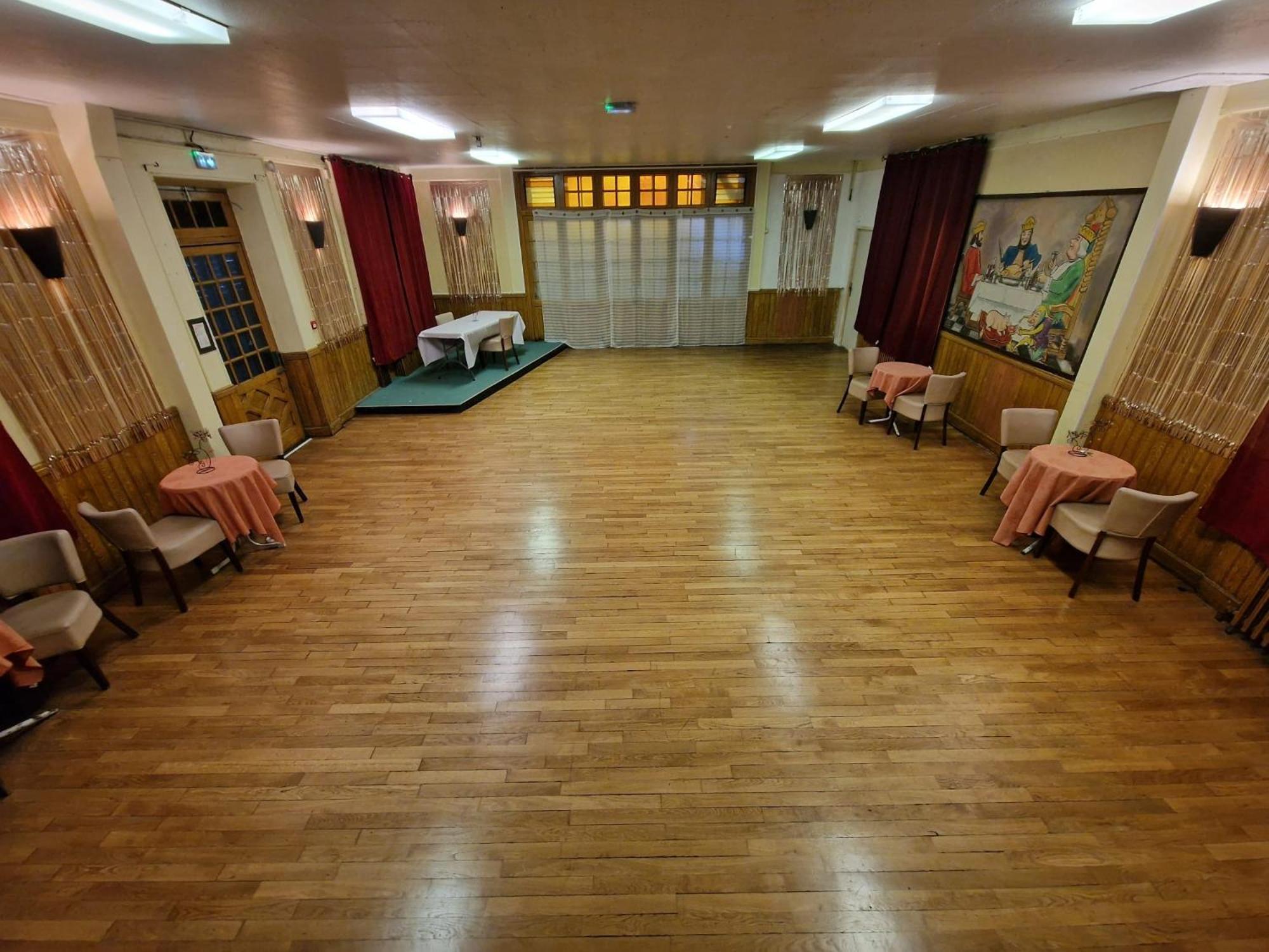 Aux Trois Rois Hotel Pont-Sur-Yonne Bagian luar foto