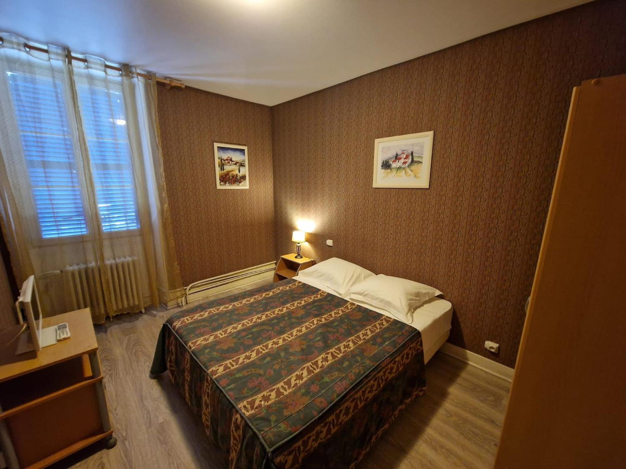 Aux Trois Rois Hotel Pont-Sur-Yonne Bagian luar foto
