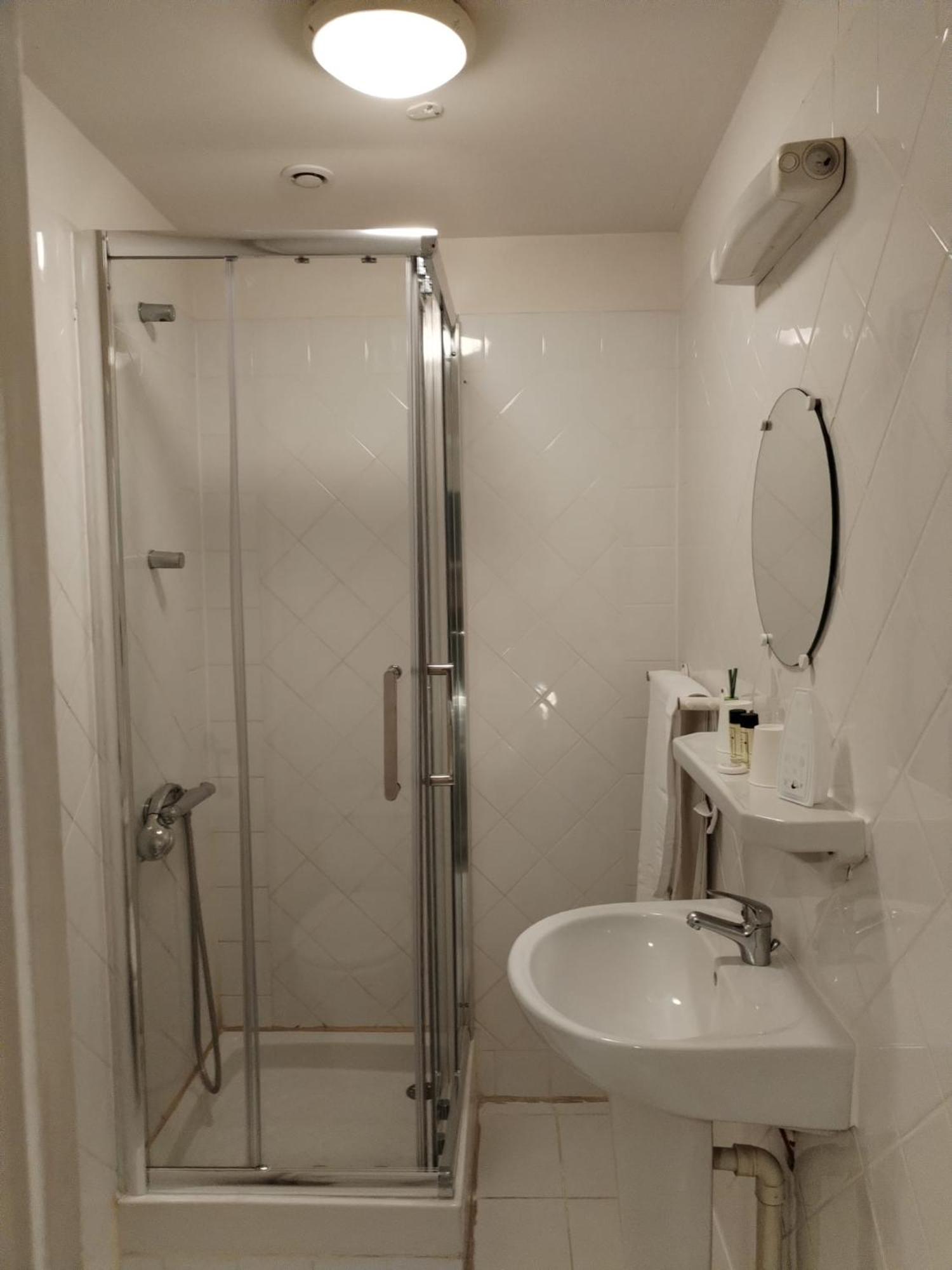 Aux Trois Rois Hotel Pont-Sur-Yonne Bagian luar foto