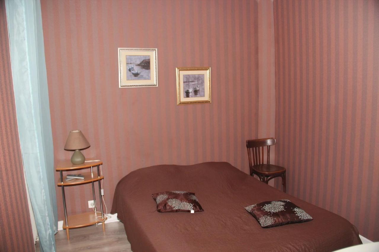 Aux Trois Rois Hotel Pont-Sur-Yonne Bagian luar foto